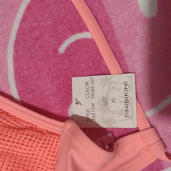 Bikini - Picture 2 of 4